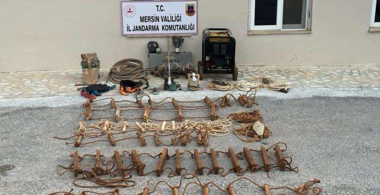 DEFİNE ARAYAN ŞAHISLAR JANDARMAYA TAKILDI”