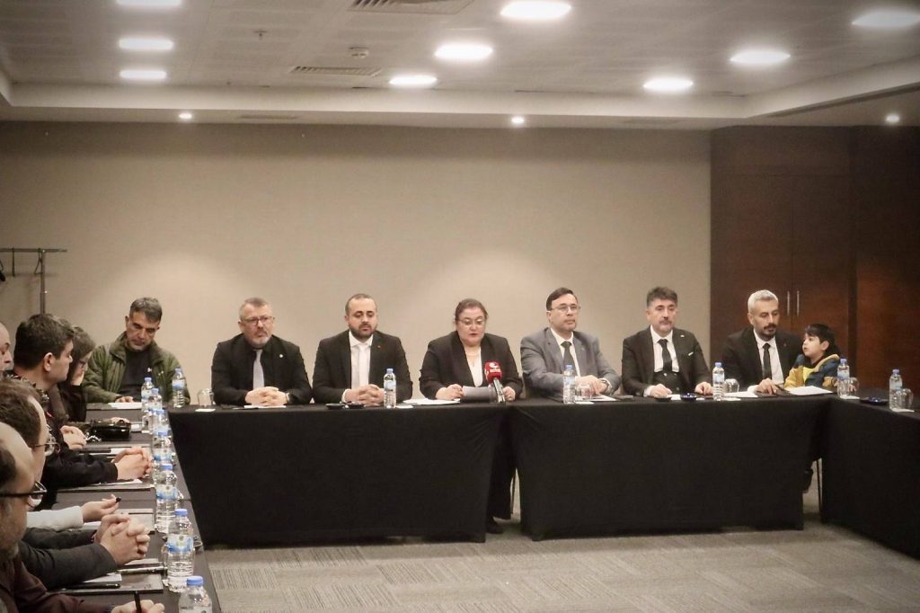 Hekim Birliği Sendikası Genel Başkanı Dr. Hatice Çerçi Balcı, 14