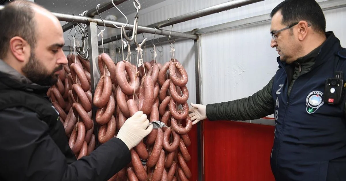 700 kilogram sucuk imha edildi