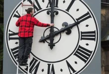 Avrupa yaz saatine geçiyor: Saatler bu pazar ileri alınacak