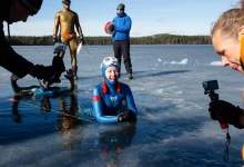 Buzun altında tek nefesle 141 metre yüzdü