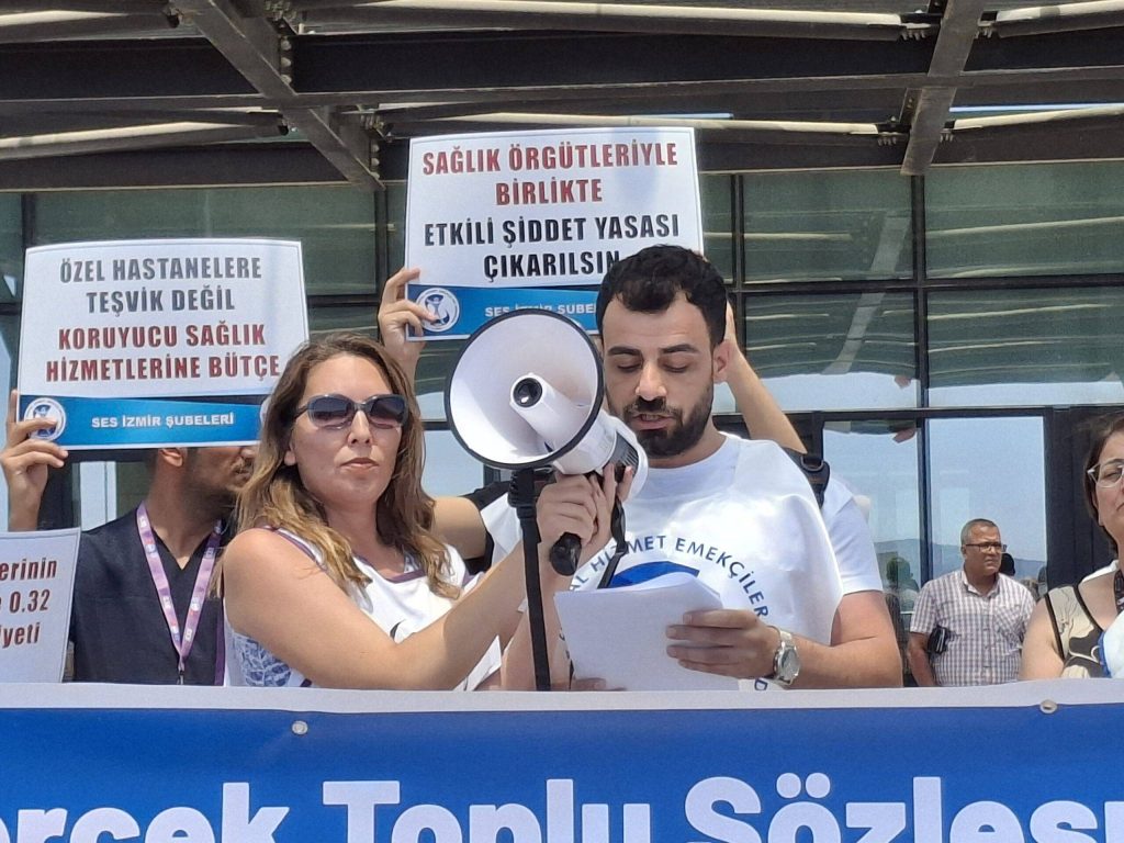 Çiğli Eğitim ve Araştırma Hastanesi'nde görevli personeller zor günler yaşıyor.
