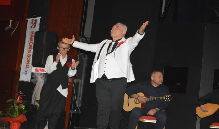 Çukurova Sahne ve Sinema Sanatçıları Derneği’nden unutulmaz Türk Halk Müziği gecesi