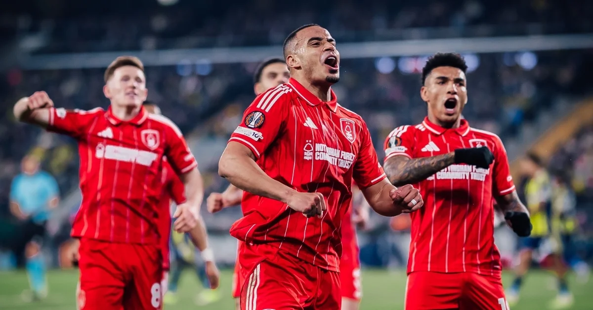 Fenerbahçe'ye evinde soğuk duş: Tur umutları İngiltere’ye kaldı