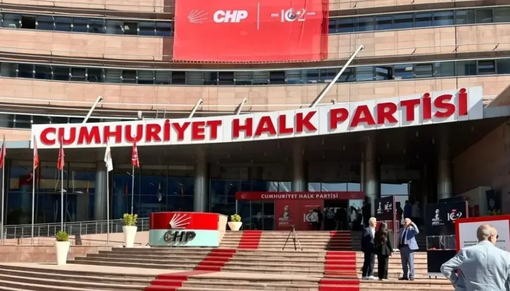 Gürsel Tekin göreve devam edecek