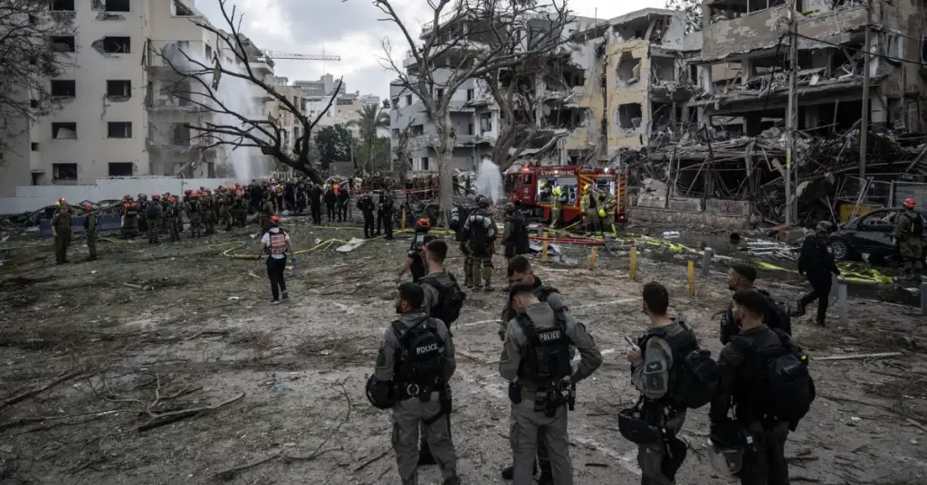 İran’dan Tel Aviv’e füze saldırısı: 6 İsrailli yaralandı