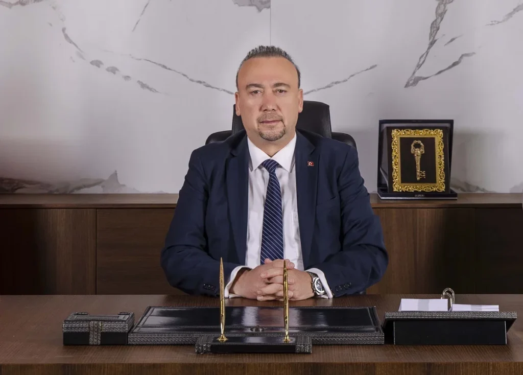 Tutuklanan Uşak Belediye Başkanı Yalım görevden alındı