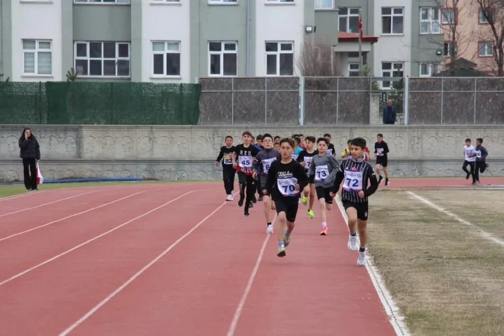 ANALİG Kros ve Kros Bayrak yarışmaları il birinciliği tamamlandı