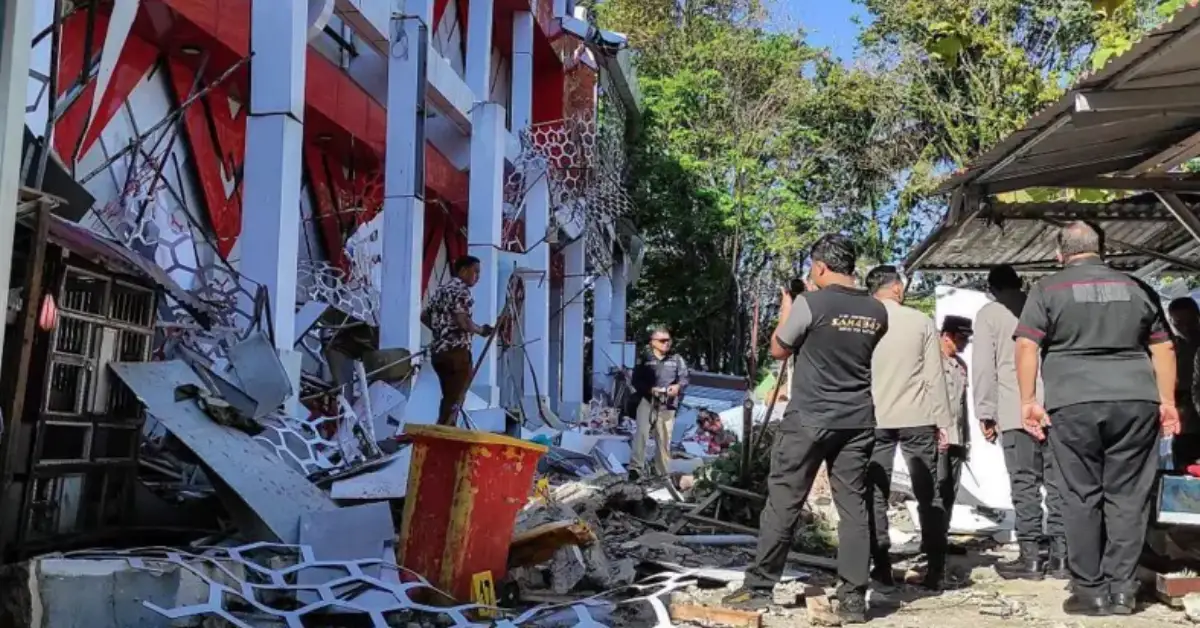 Endonezya’da 7,4 büyüklüğünde deprem: 1 kişi hayatını kaybetti