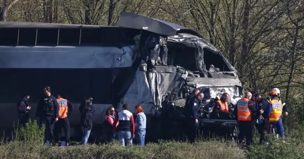 Fransa’da hızlı tren faciası: 1 ölü, 13 yaralı