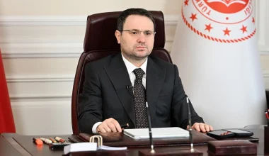 Okul saldırıları sonrası 95 gözaltı, 1104 hesaba engel