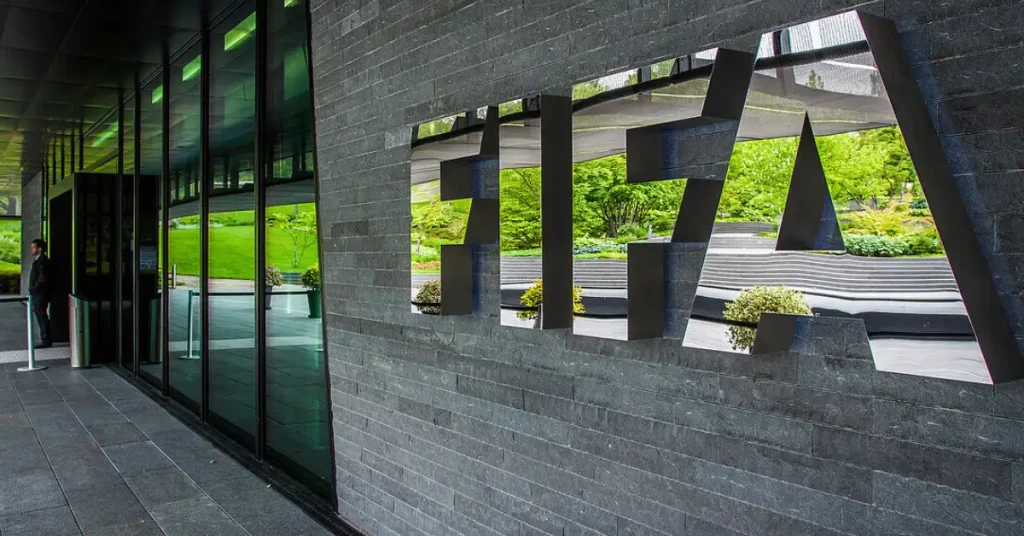 FIFA'dan 3 Türk kulübüne 3 dönem transfer yasağı