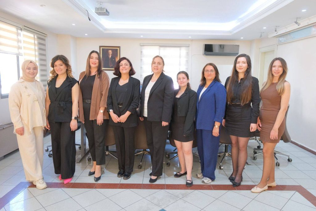 İzmir İl Sağlık Müdürü Doç.Dr. Ayhan Kul idaresindeki İzmir İl