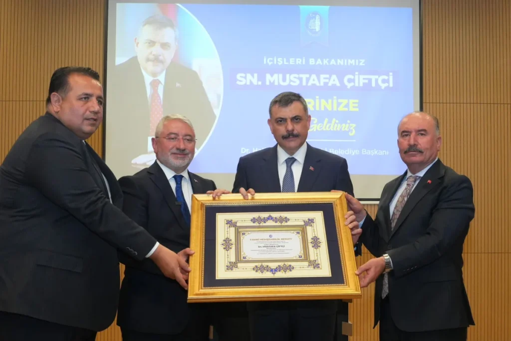 Çorum'dan İçişleri Bakanı Çiftçi'ye Fahri Hemşerilik Beratı takdim edildi