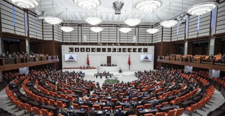 Emniyet Teşkilat Kanunu'na ilişkin düzenlemeleri içeren tasarı TBMM'den geçti