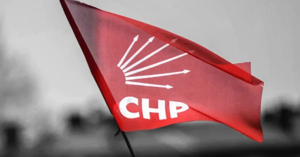 İki CHP'li belediye başkanı için ihraç süreci başlatıldı
