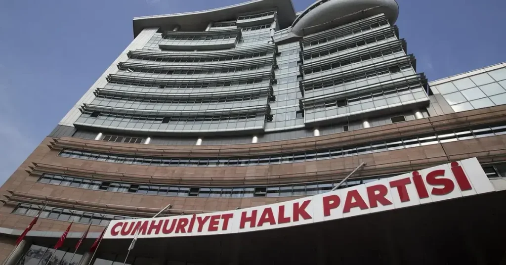 Özgür Özel'e yakın PM üyeleri istifa etti
