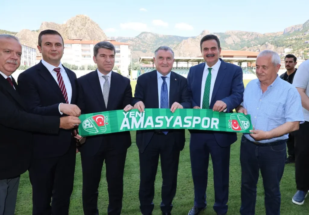 Bakan Osman Aşkın Bak, Amasya'da şehir stadını yerinde inceledi
