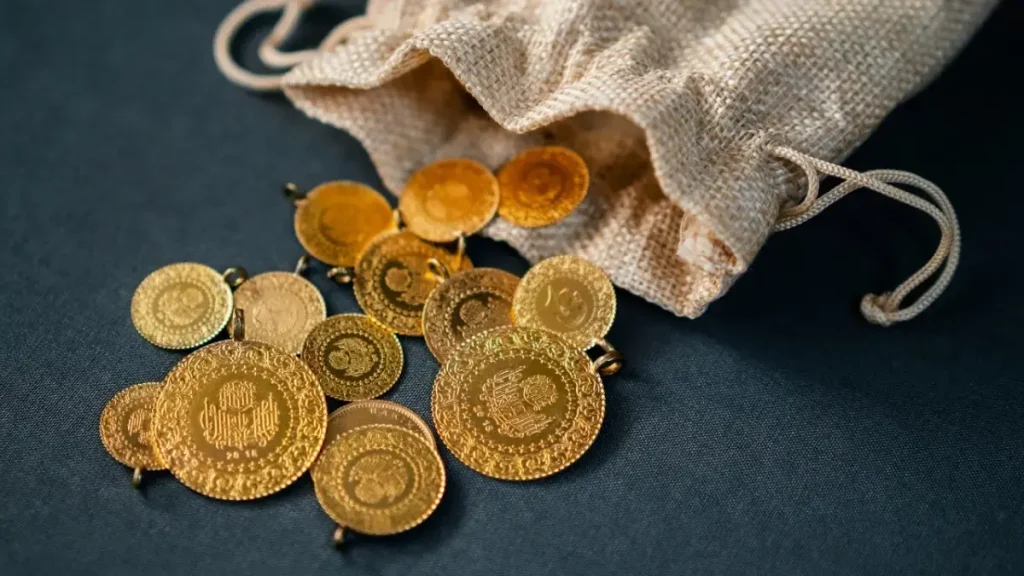 Gram altın 6 bin 220 liranın üzerinde
