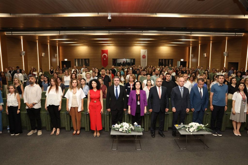 İzmir’de sağlık hizmetlerinde kalite, hasta güvenliği ve akreditasyon süreçlerine yönelik