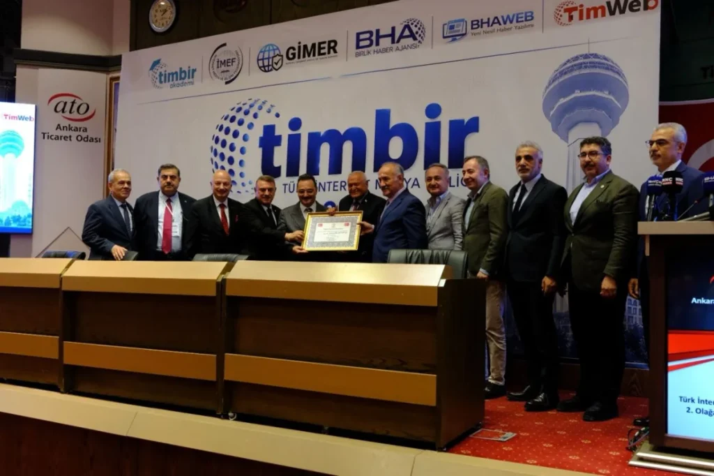 TÜSİAV'dan TİMBİR'e Üstün Hizmet ve Başarı Beratı