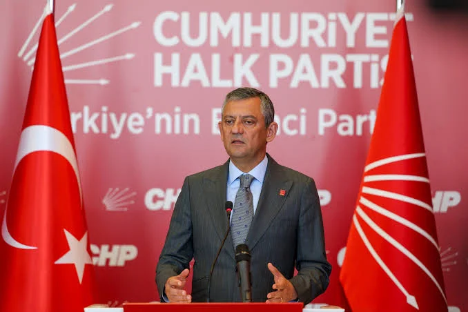 Yeni partiyi hep birlikte kuruyoruz