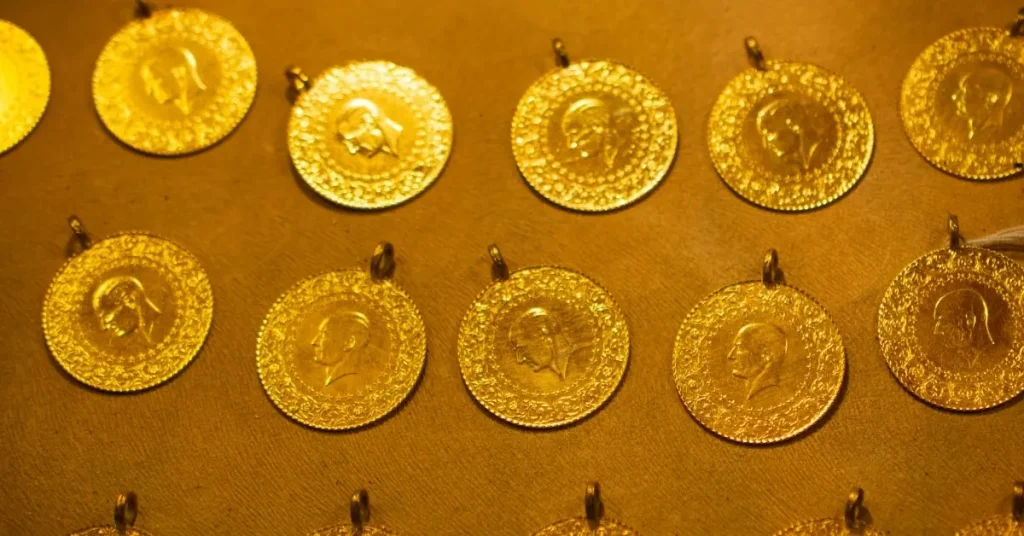 Altının gramı 7 bin 307 liraya geriledi
